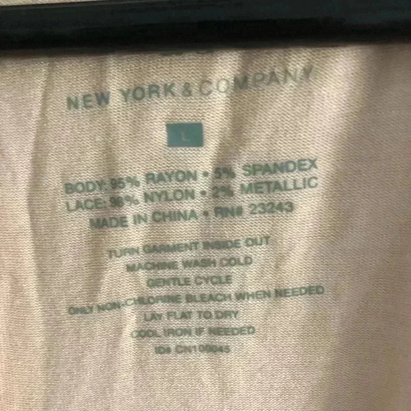 NY & Co. Metallic Lace overlay,lined,scoop neck sleeveless tank top/tunic,peach - Picture 5 of 9